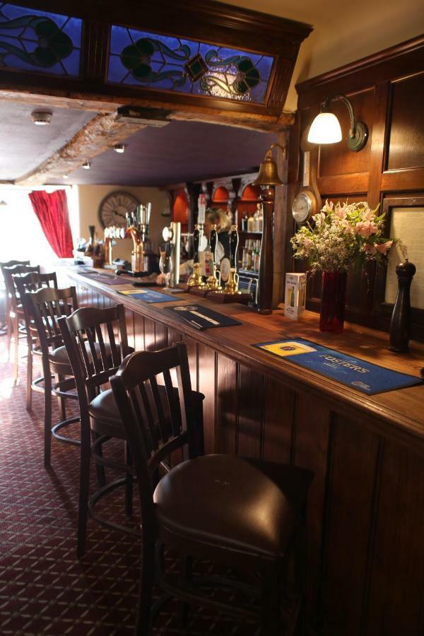 The Red Lion & Cellar Room, Betchworth Exterior photo