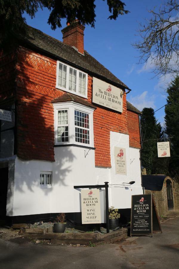 The Red Lion & Cellar Room, Betchworth Exterior photo