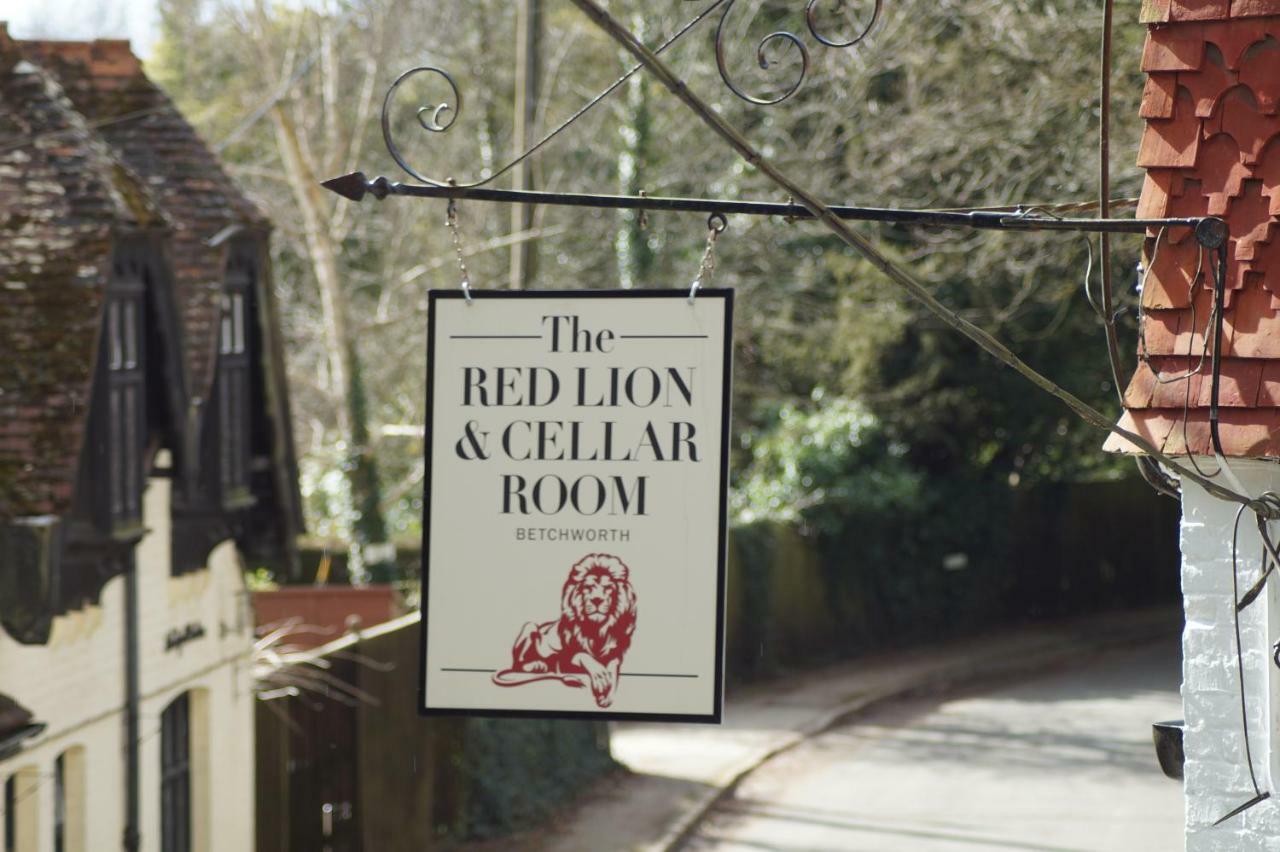 The Red Lion & Cellar Room, Betchworth Exterior photo